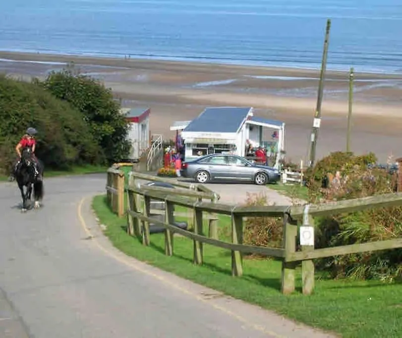Large Cottage, Beach, Pubs Shops, Netflix, Bbq, Dog Friendly 헌맨비 펜션